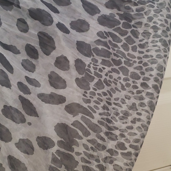 Black and Grey Leopard Necklace Scarf with Beaded Accents NWOT - Picture 11 of 12